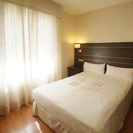 Apartamentos Ardales * Ardales